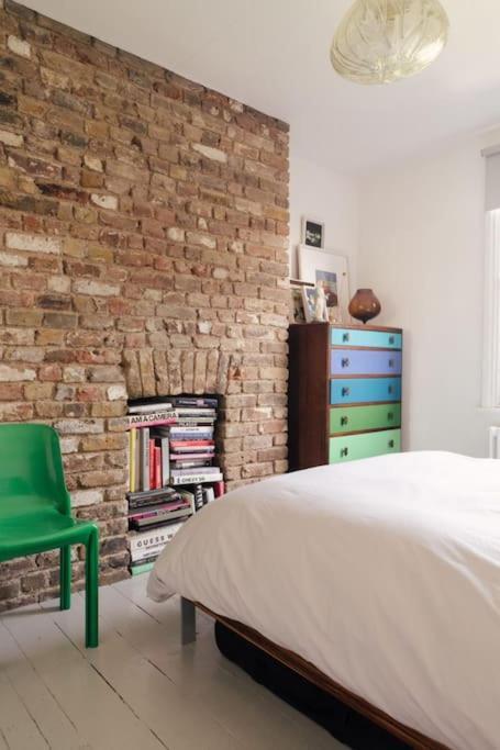 Designer Hackney In Clapton *